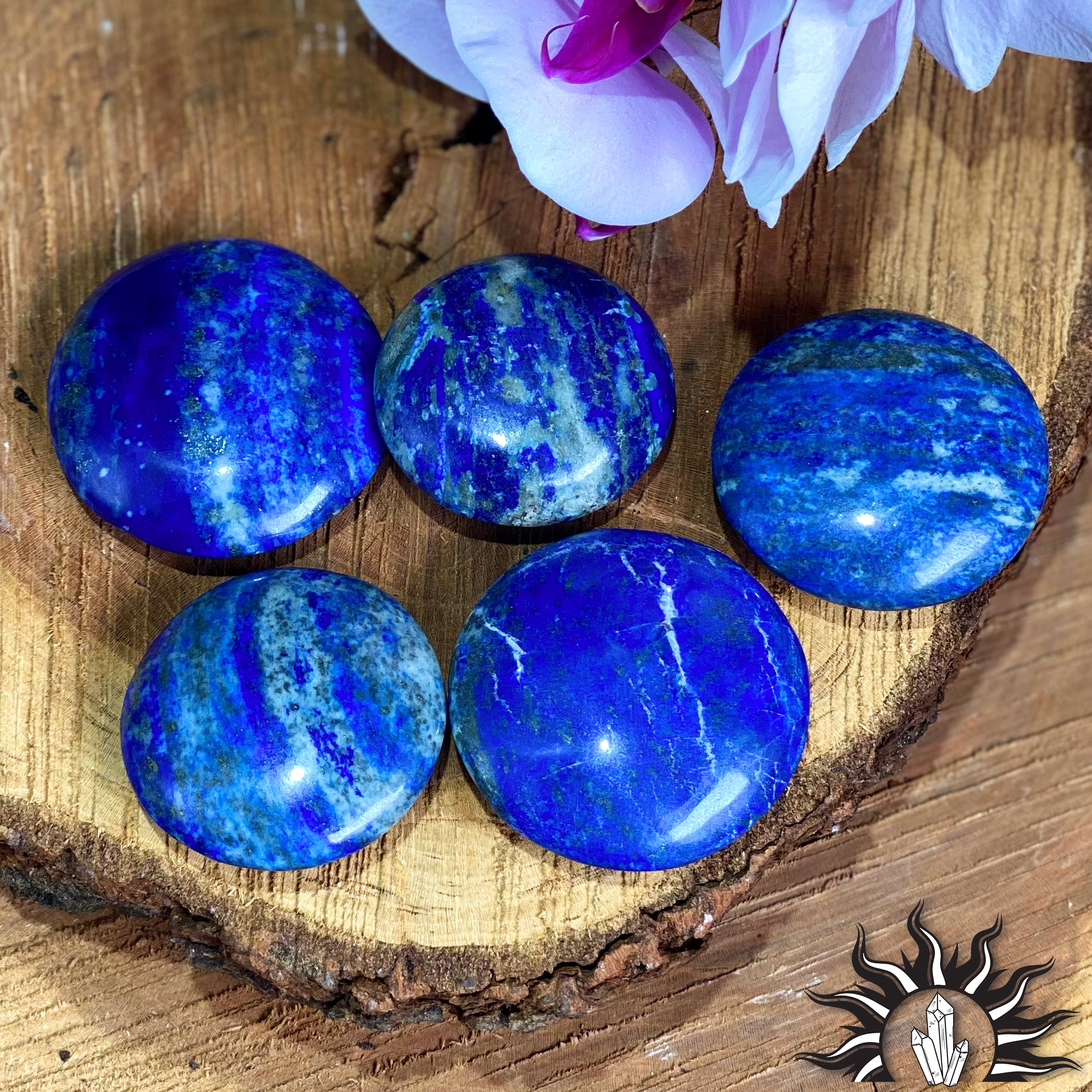 Lapis Lazuli Palm Stone – Glowing Candle